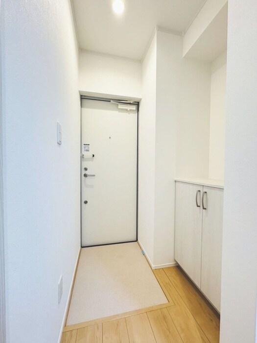 物件内観写真18　(玄関)