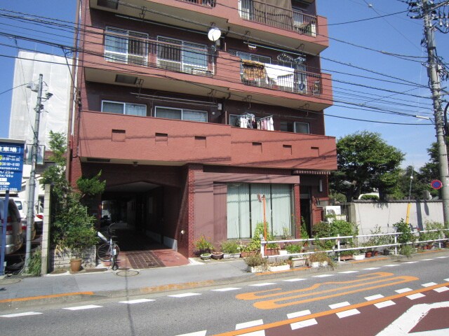 物件外観写真3　(エントランス部分)