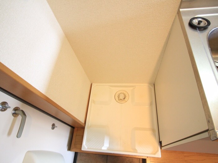 物件内観写真17　(洗濯機置場)