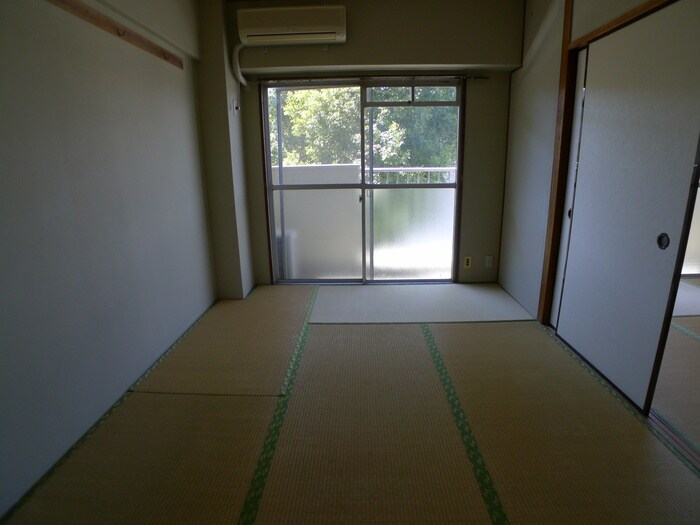 物件内観写真10　(居室)