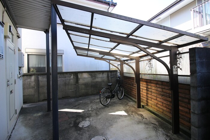 物件外観写真5　(駐輪場)
