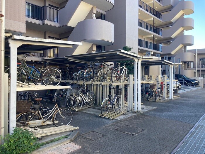 物件外観写真3　(駐輪場)