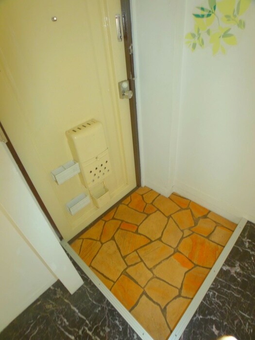 物件内観写真18　(玄関)