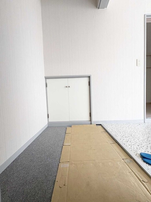 物件内観写真7　(玄関)