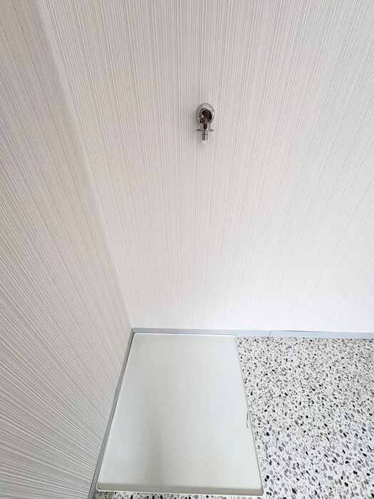 物件内観写真12　(洗濯機置場)