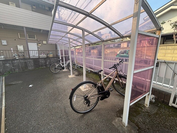 物件外観写真6　(駐輪場)