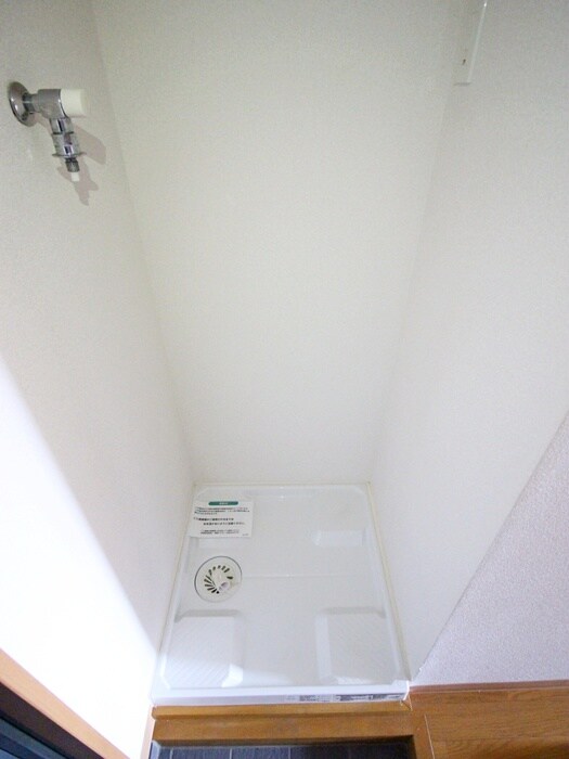 物件内観写真18　(洗濯機置場)