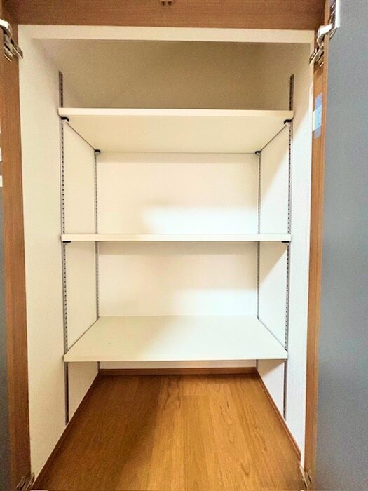 物件内観写真12　(収納)