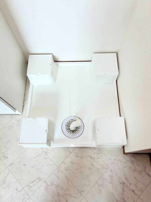 物件内観写真14　(洗濯機置場)