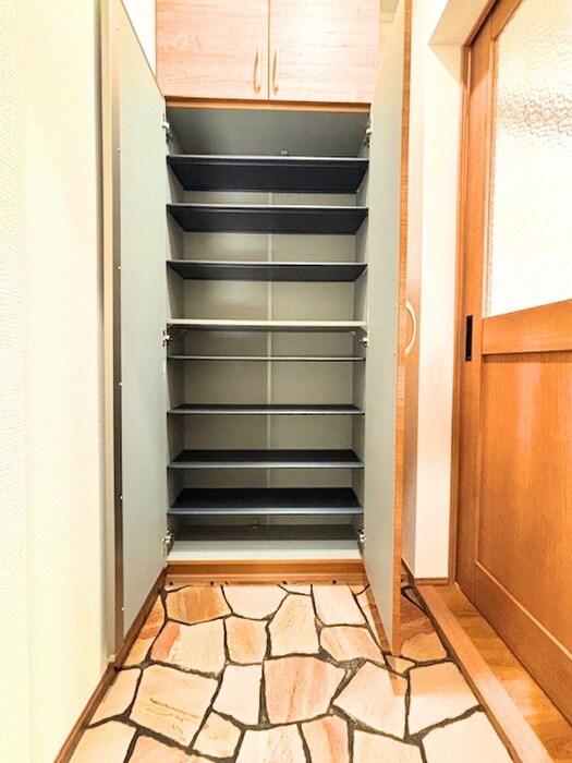 物件内観写真14　(靴箱)