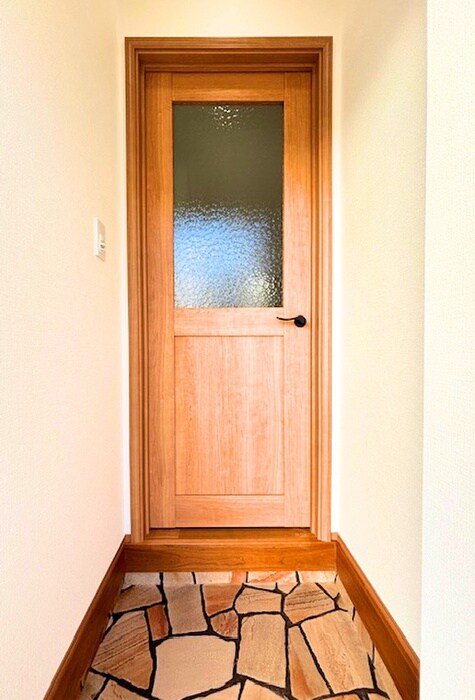 物件内観写真16　(玄関)