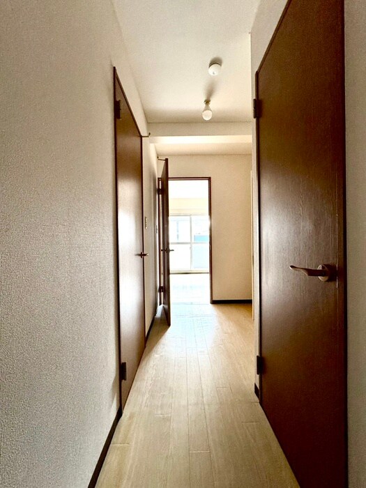 物件内観写真19　(廊下)