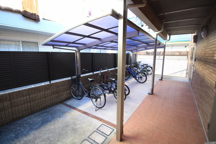物件外観写真6　(駐輪場)