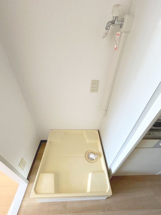 物件内観写真15　(洗濯機置場)