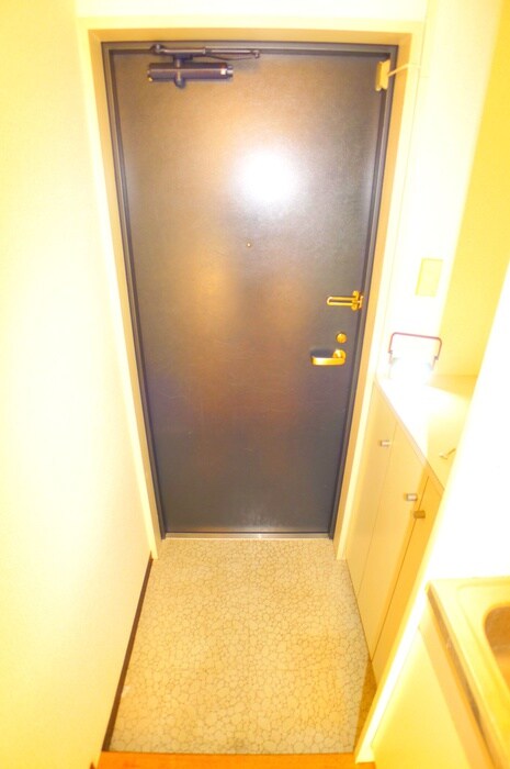 物件内観写真16　(玄関)