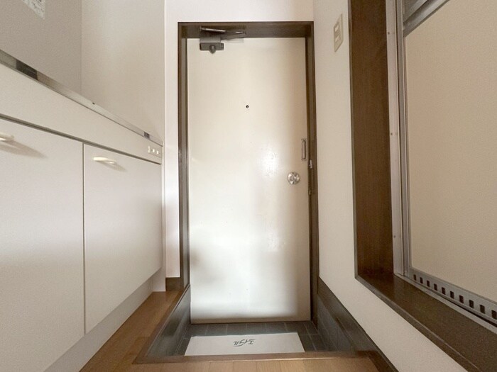 物件内観写真16　(玄関)