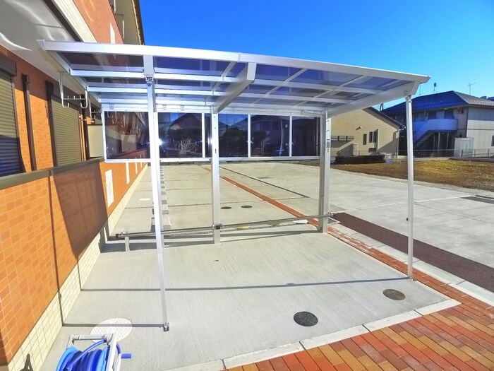 物件外観写真4　(駐輪場)