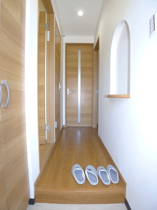 物件内観写真11　(玄関)