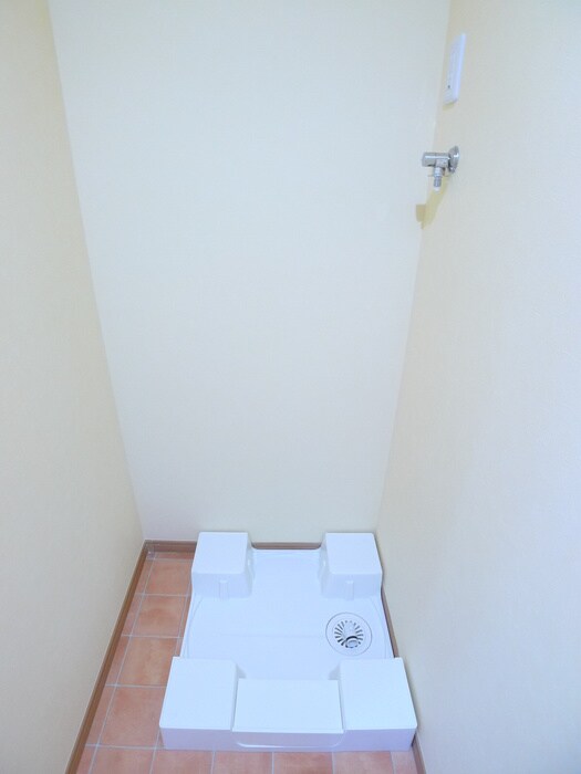 物件内観写真15　(洗濯機置場)