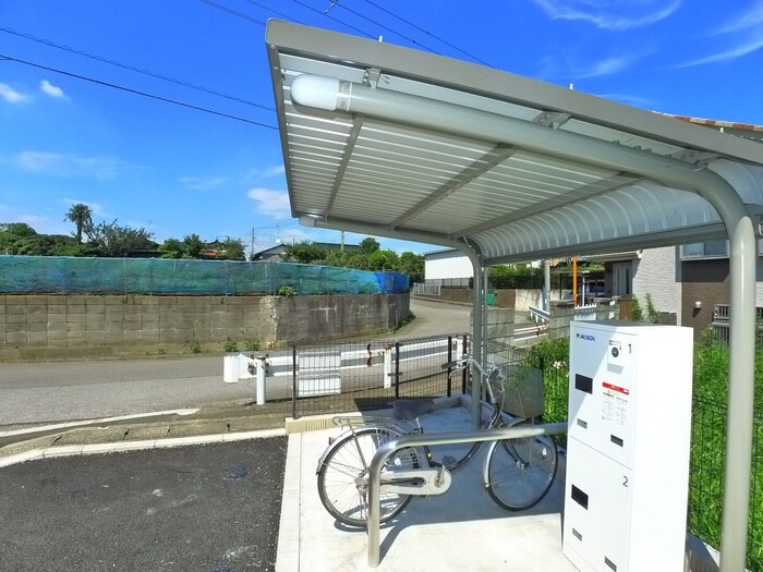 物件外観写真4　(駐輪場)
