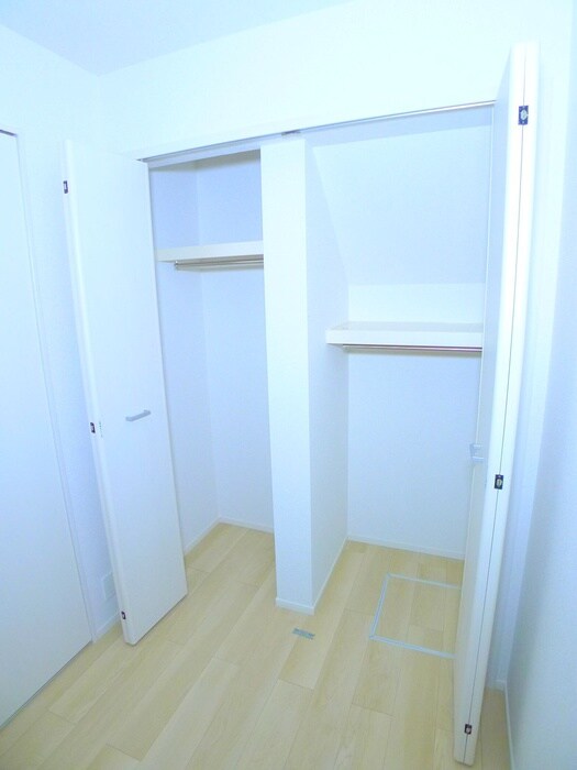 物件内観写真12　(収納)