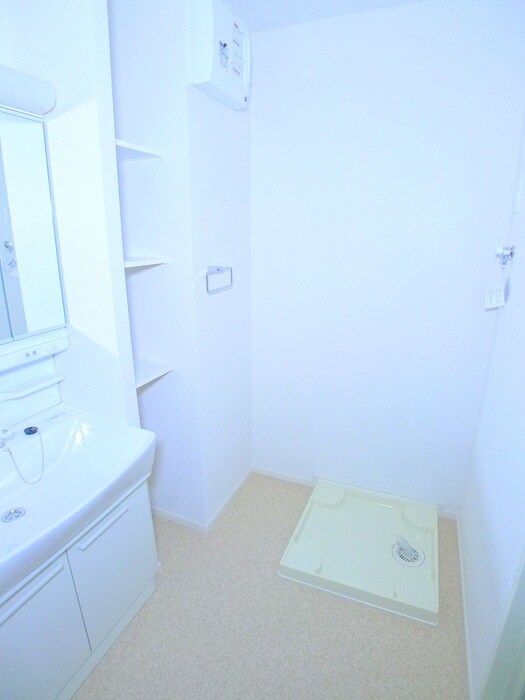 物件内観写真17　(洗濯機置場)