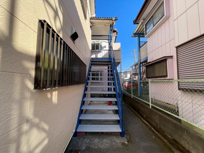 物件外観写真2　(エントランス部分)