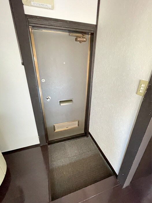 物件内観写真15　(玄関)