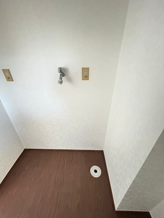 物件内観写真16　(洗濯機置場)
