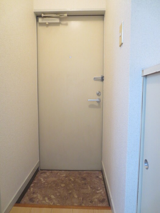 物件内観写真7　(玄関)