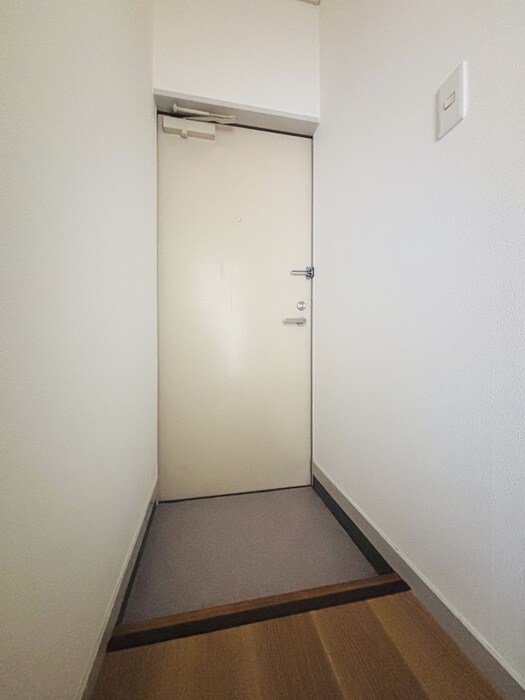 物件内観写真17　(玄関)