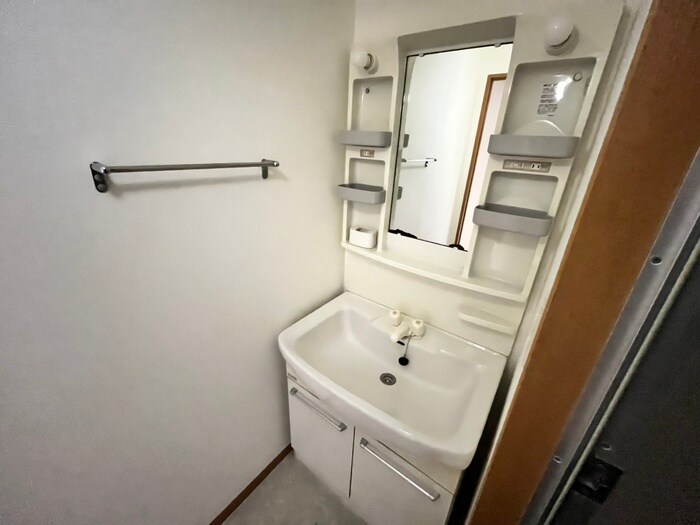 物件内観写真13　(洗面)