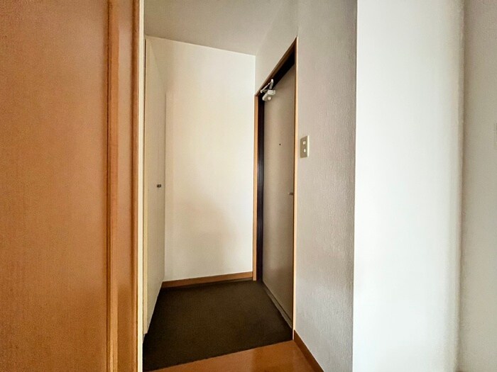 物件内観写真19　(玄関)