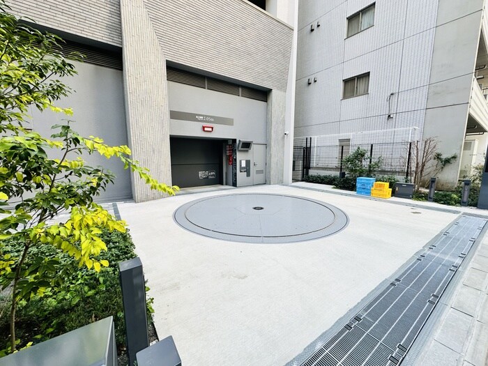 物件外観写真5　(駐車場)