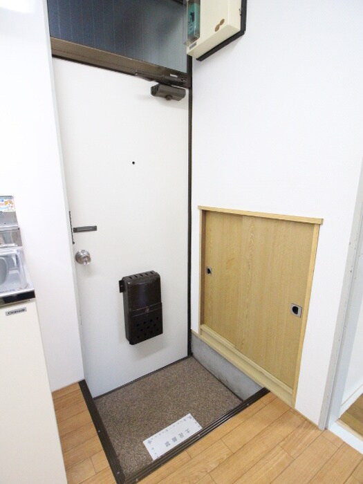 物件内観写真14　(玄関)