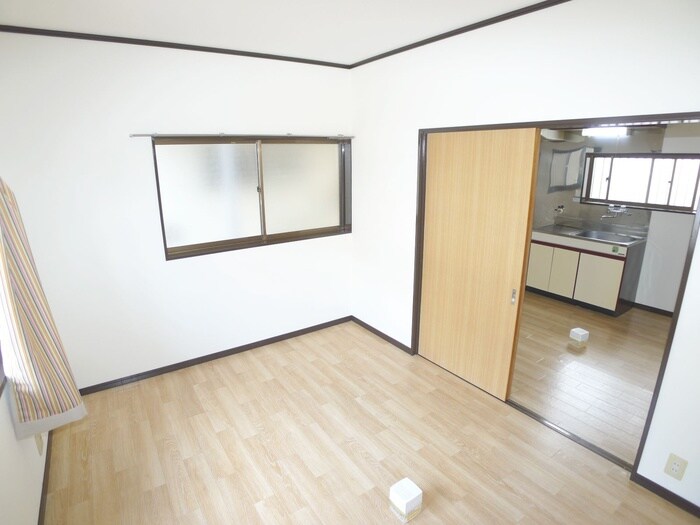 物件内観写真9　(居室)