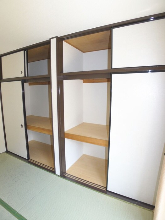 物件内観写真12　(収納)