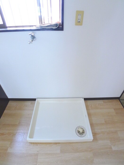 物件内観写真17　(洗濯機置場)