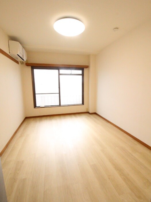 物件内観写真6　(居室)