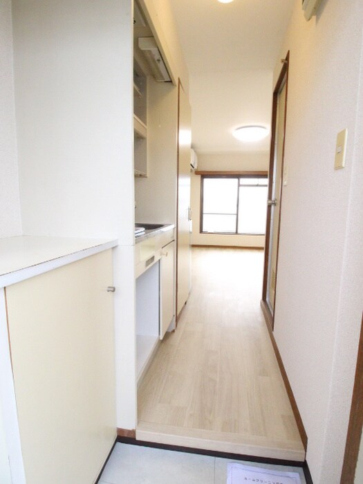 物件内観写真14　(廊下)