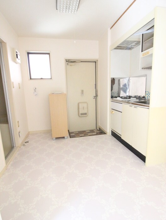 物件内観写真16　(玄関)