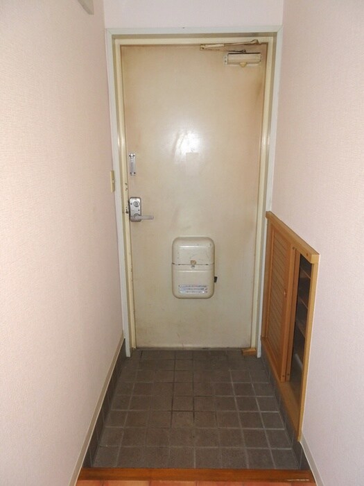 物件内観写真18　(玄関)
