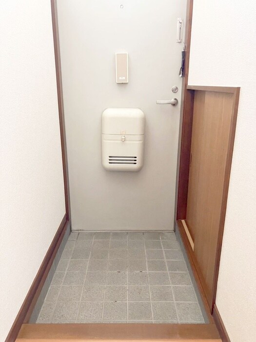 物件内観写真17　(玄関)