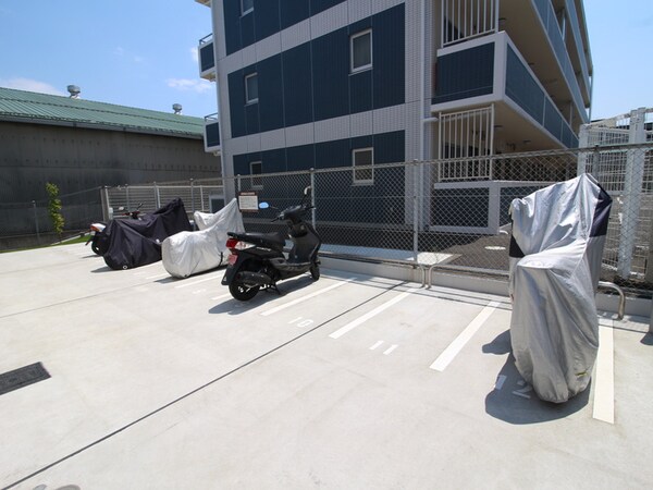 バイク置き場