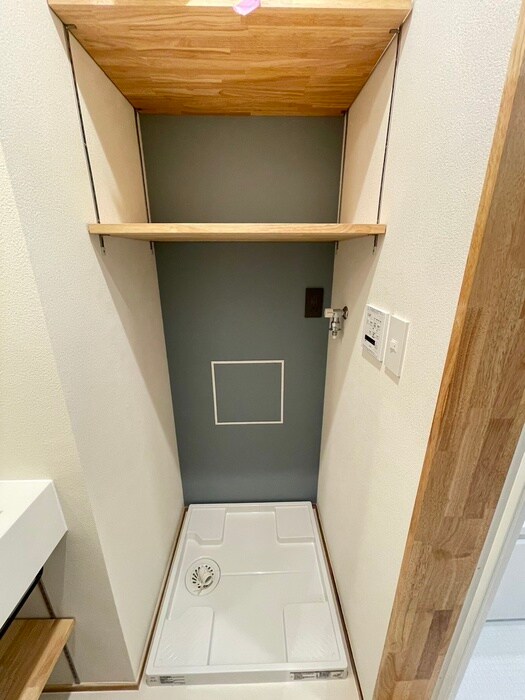 物件内観写真16　(洗濯機置場)