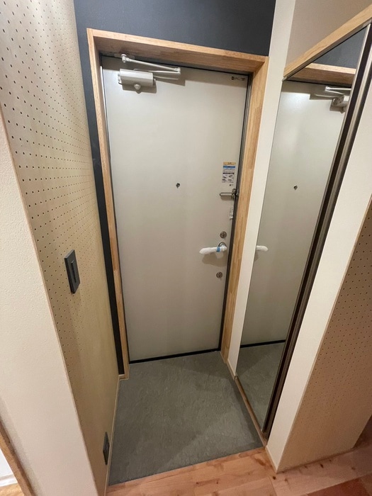 物件内観写真18　(玄関)