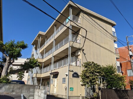 ハイネス四ツ木外観写真