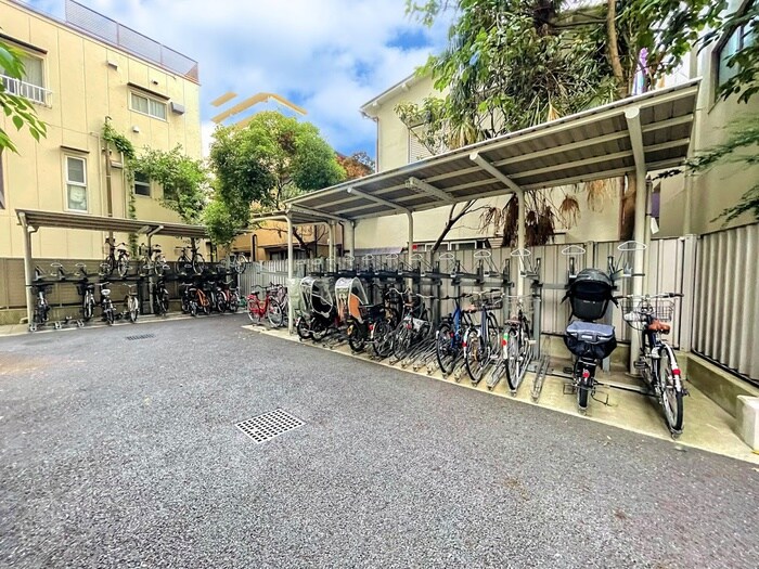 物件外観写真5　(駐輪場)