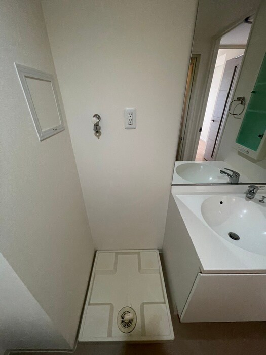 物件内観写真11　(洗濯機置場)