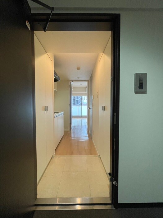 物件内観写真13　(玄関)